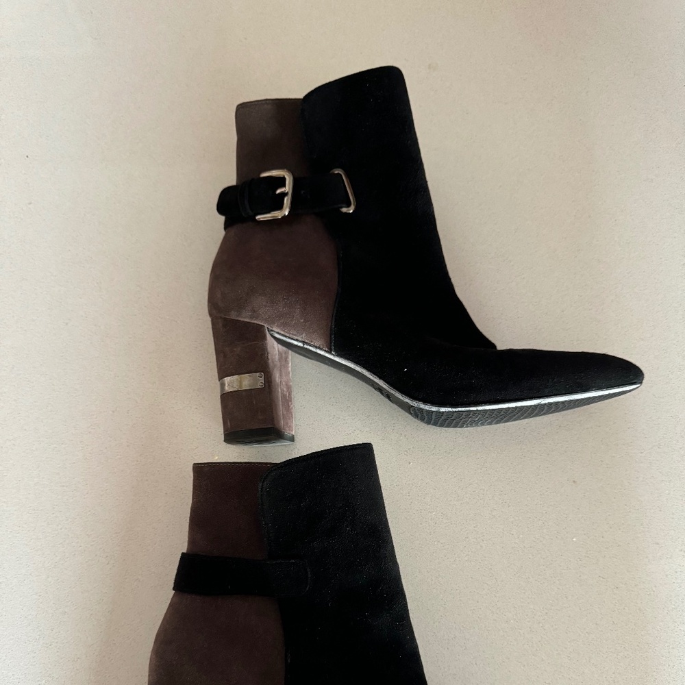 Stuart Weitzman Suede Two-Tone Ankle Boots. Fabul… - image 3